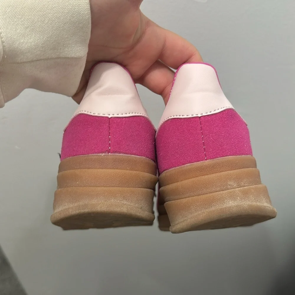 Shoes - Picture 5 of 8